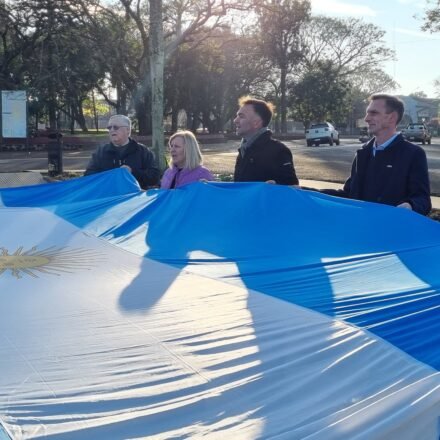 27-ago-2024--Apóstoles conmemora el 127° Aniversario de la Llegada del Primer Contingente de Inmigrantes con emotivo Izamiento del Pabellón Nacional-1