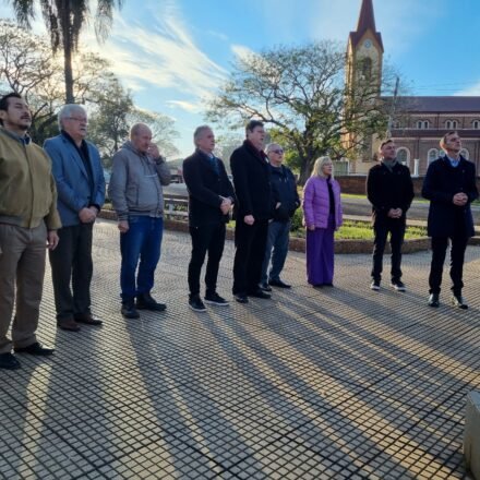 27-ago-2024--Apóstoles conmemora el 127° Aniversario de la Llegada del Primer Contingente de Inmigrantes con emotivo Izamiento del Pabellón Nacional-5