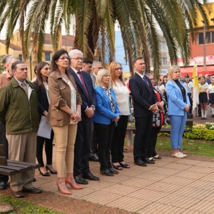 10-sep-24 --Apóstoles conmemoró el Día del Docente (2)