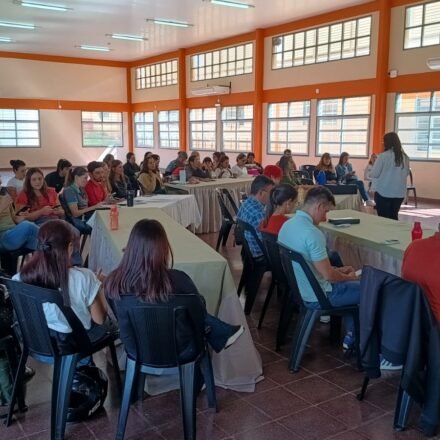 Especialistas de Casio Argentina durante el taller Gakuhan