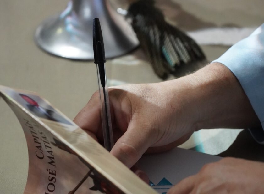 Presentacion libro Cap Jose Matias Abucu