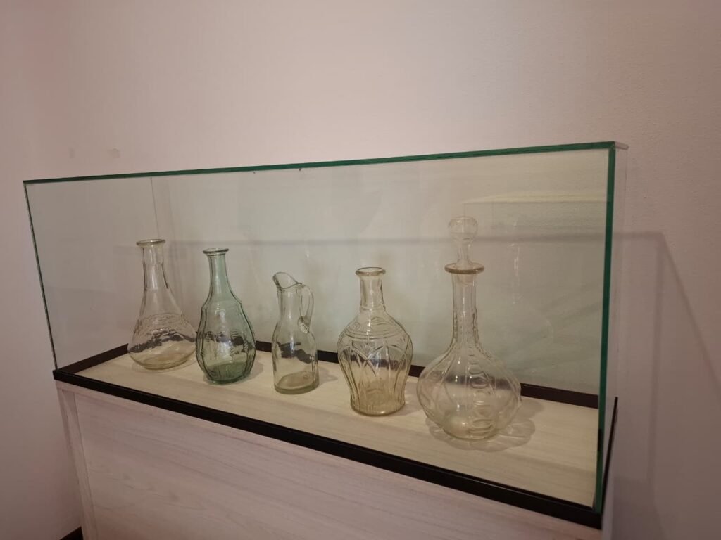 MUSEO P DIEGO DE ALFARO - Cristales