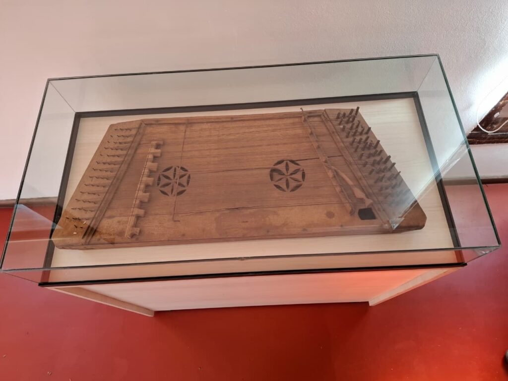 MUSEO P DIEGO DE ALFARO - Tsymbali
